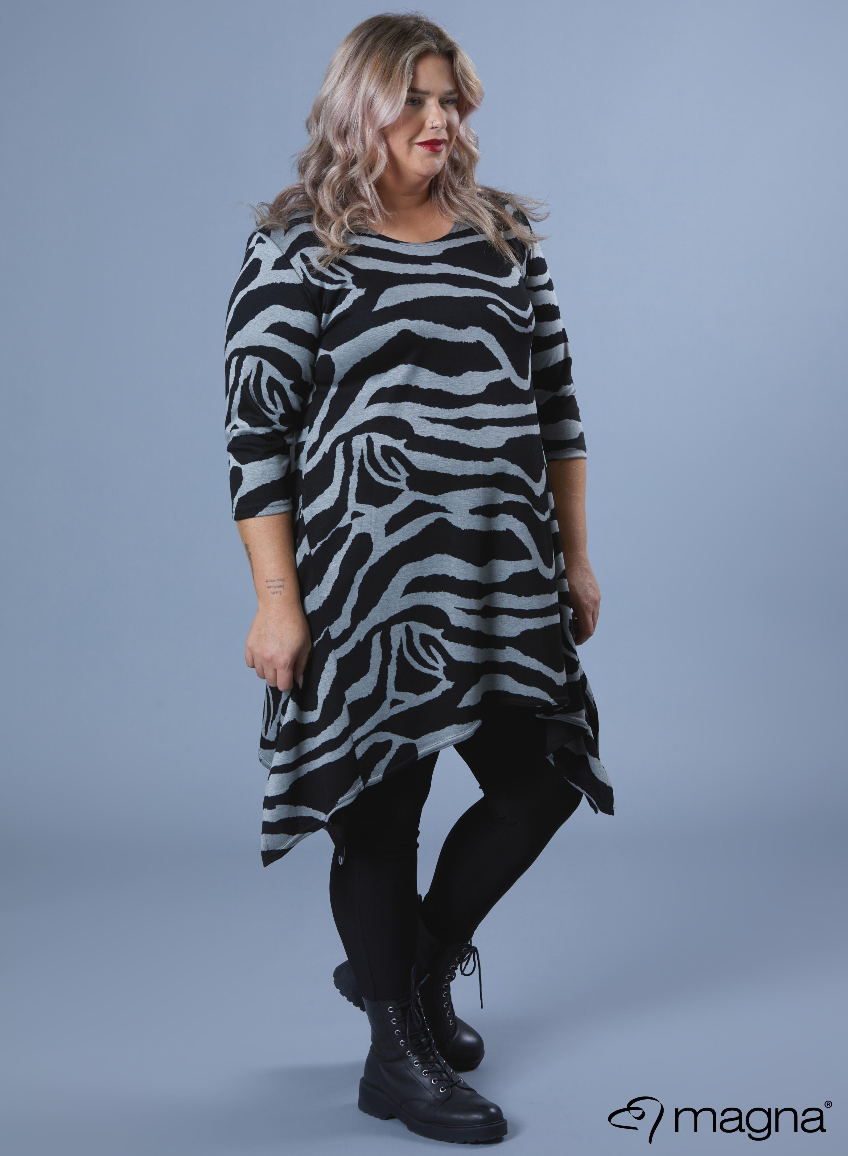 Magna Warm A-line Pointed Tunic Zebra Big Grey Print